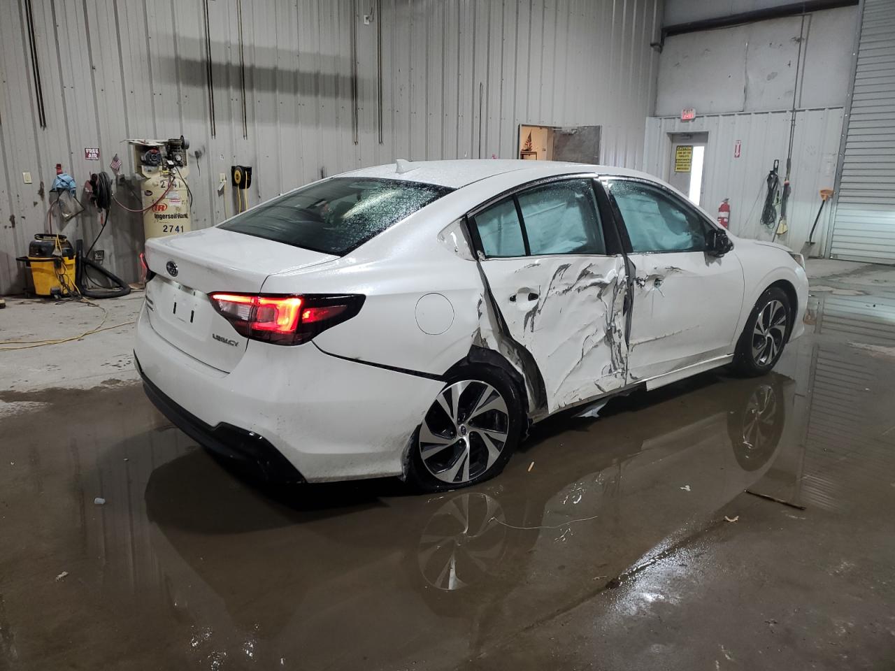 2021 Subaru Legacy - Image 3
