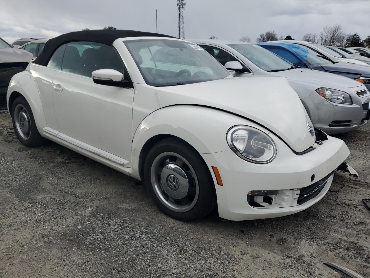 2013 Volkswagen Beetle - Image 4