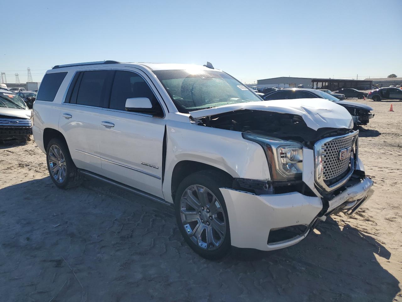 2016 GMC Yukon - Image 4