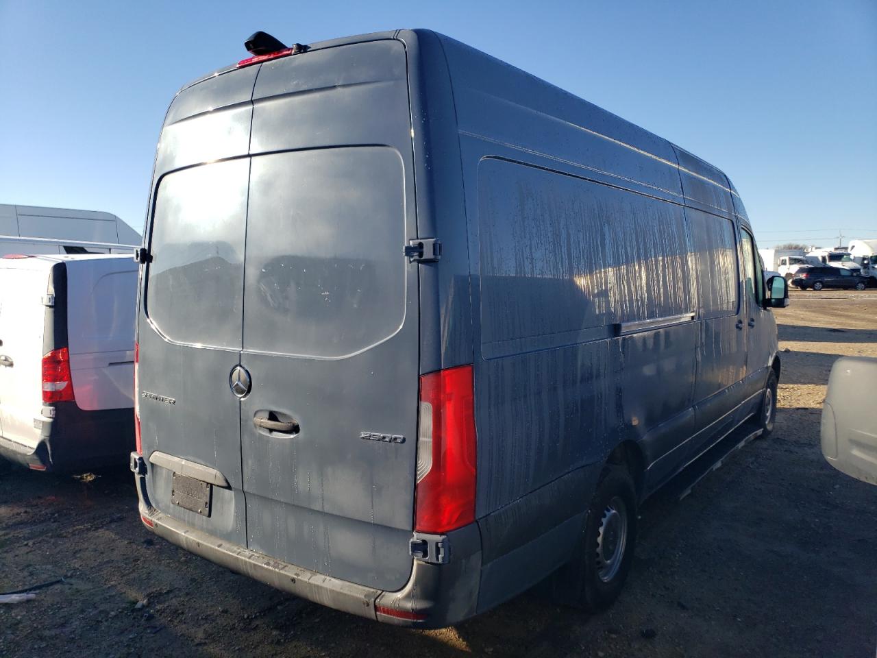 VIN WD4PF1CD1KP135585 2019 MERCEDES-BENZ SPRINTER no.3