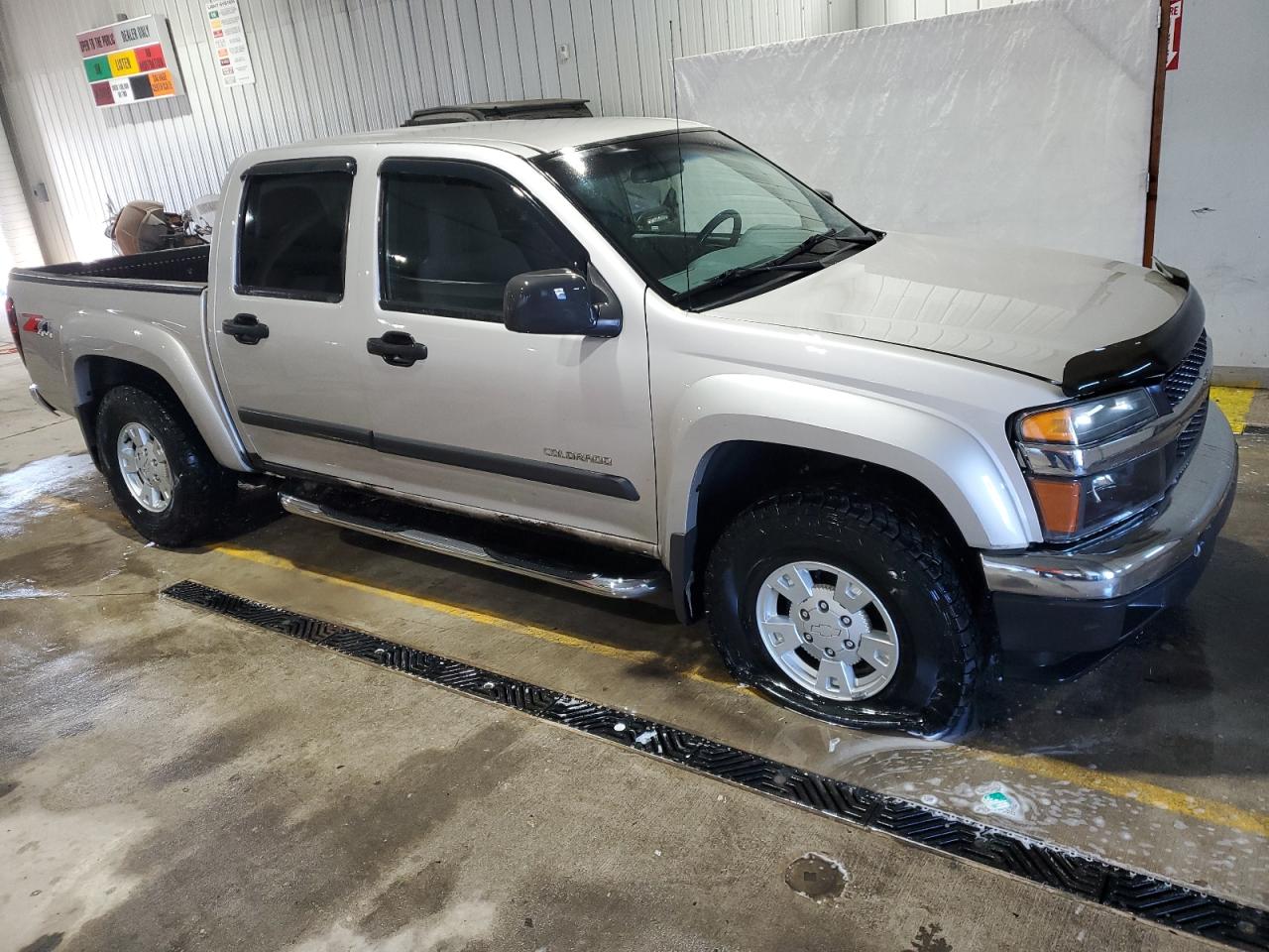 2005 Chevrolet Colorado - Image 4
