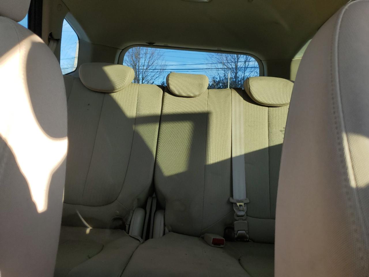 2008 Kia Rondo - Image 10