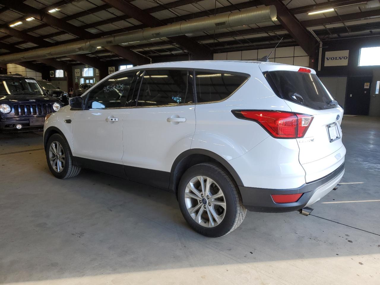 VIN 1FMCU0GDXKUB59948 2019 FORD ESCAPE no.2