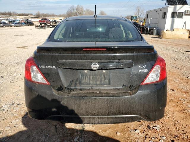  NISSAN VERSA 2018 Чорний