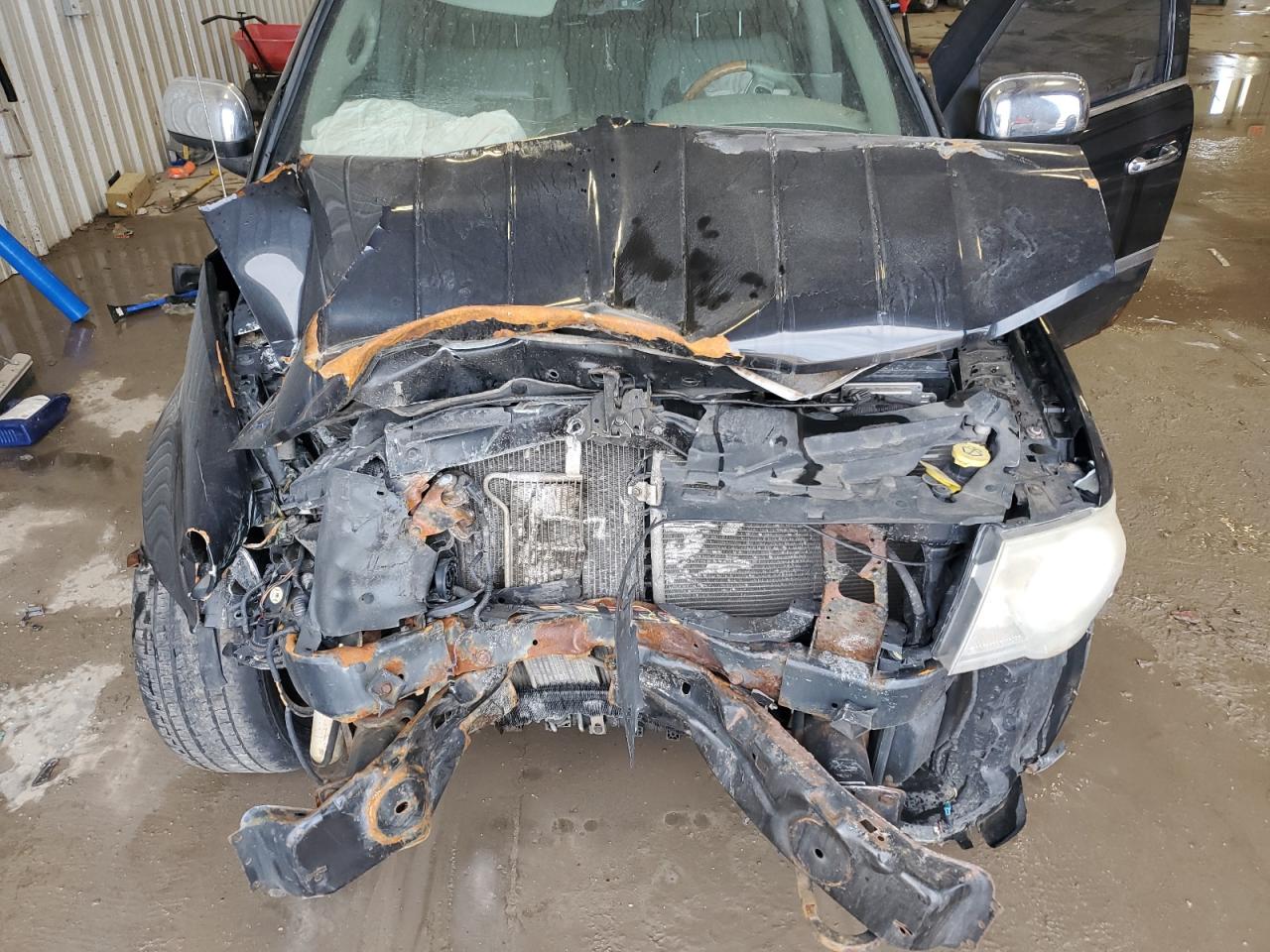 2009 Chrysler Aspen - Image 12