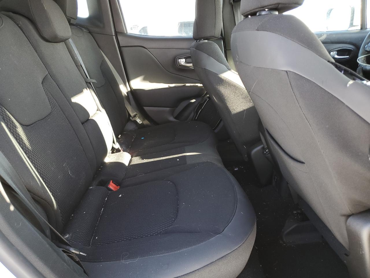 2018 Jeep Renegade - Image 10