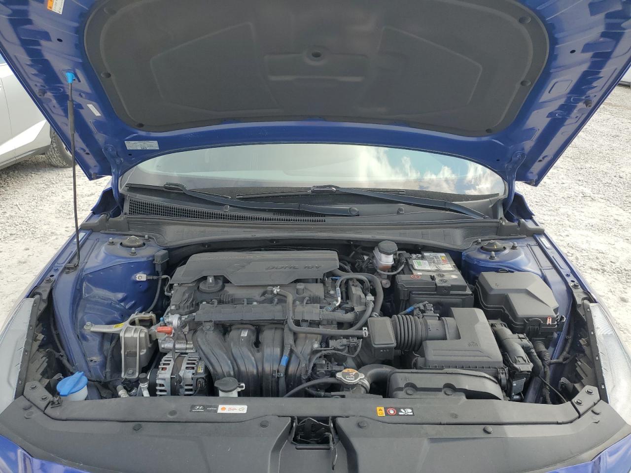 2022 Hyundai Elantra - Image 11