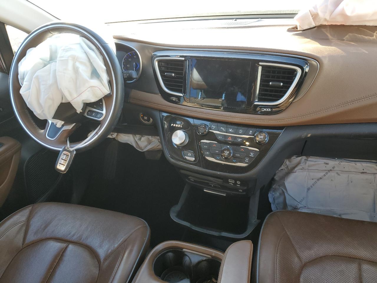 2018 Chrysler Pacifica - Image 8