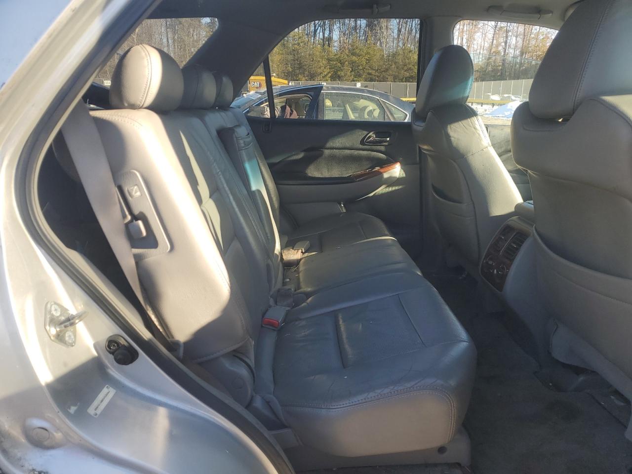 2005 Acura MDX - Image 11