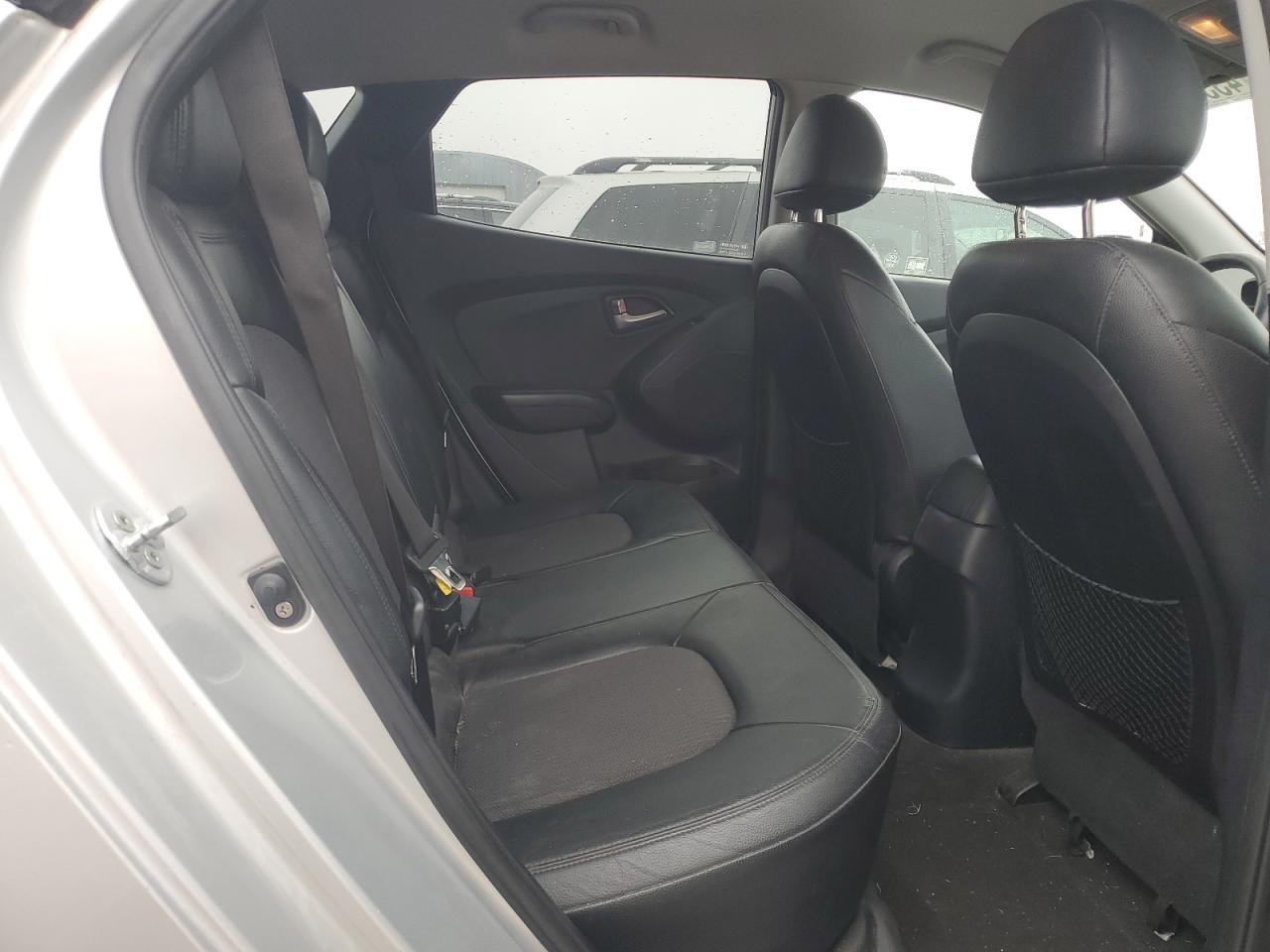 2012 Hyundai Tucson - Image 11