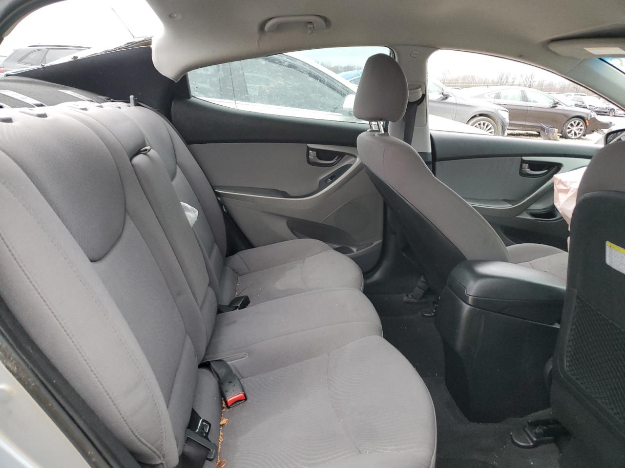 2015 Hyundai Elantra - Image 10