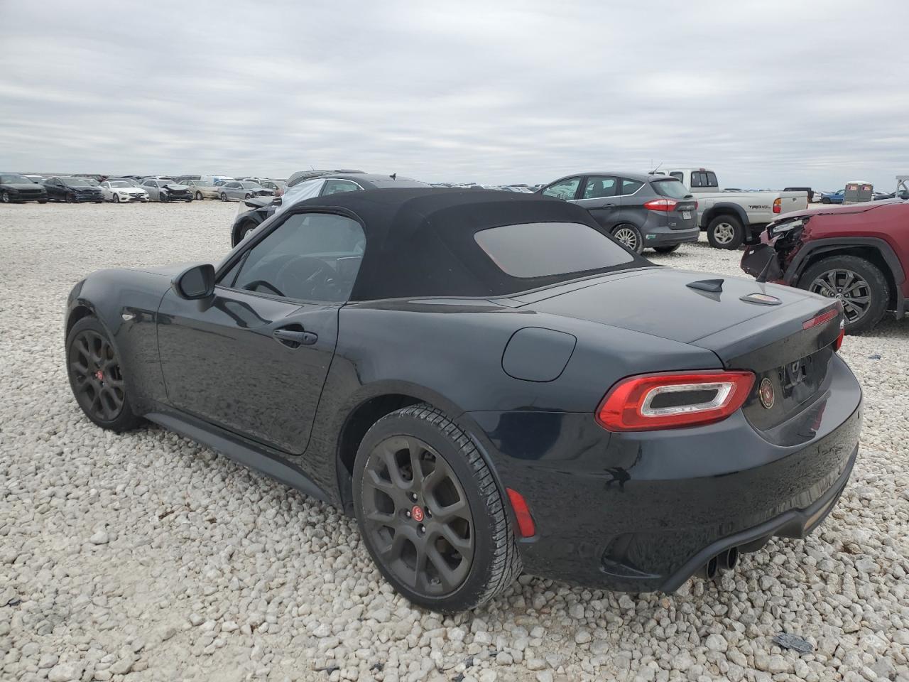 2017 Fiat 124 Spider - Image 2