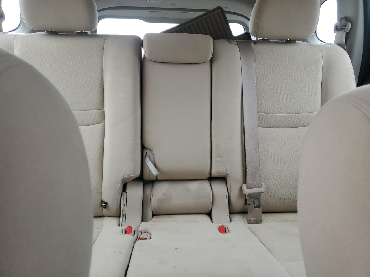 2016 Nissan Rogue - Image 10