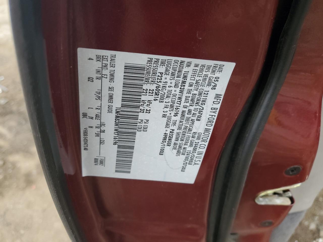 1998 Lincoln Town Car - Image 12