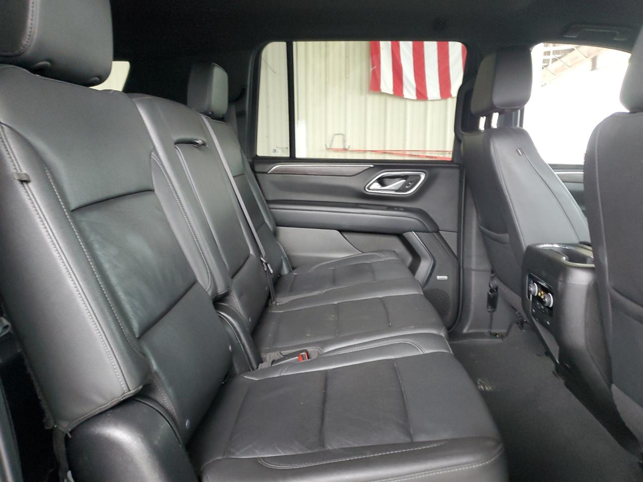 2022 Chevrolet Suburban - Image 11
