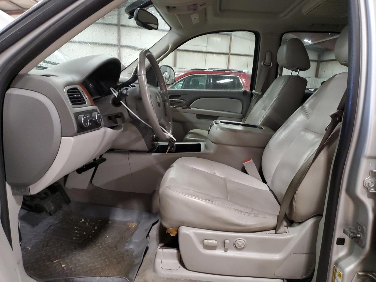 2010 Chevrolet Tahoe - Image 7