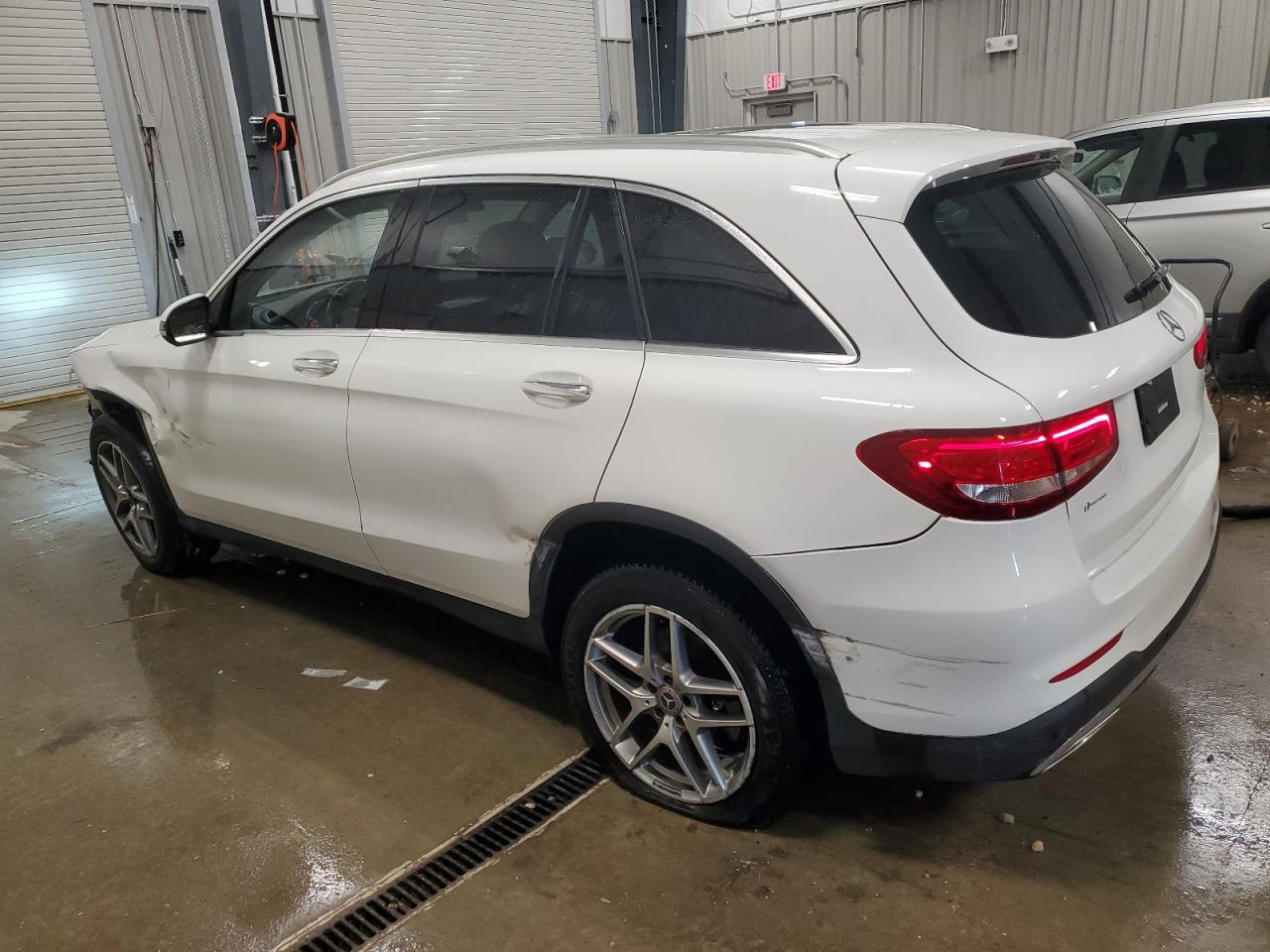 2016 Mercedes-Benz GLC - Image 2