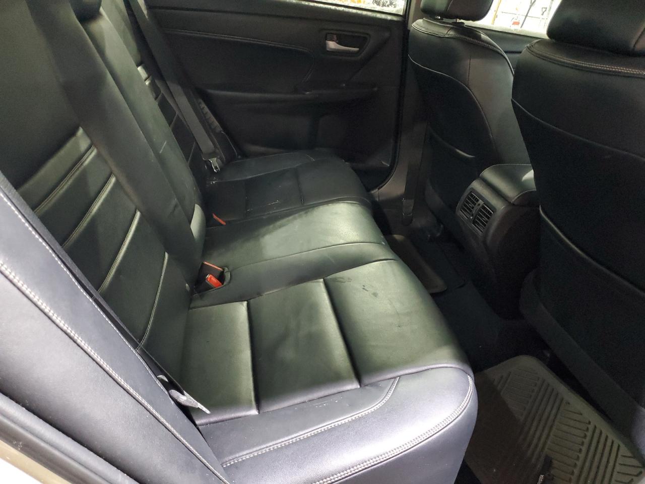 2015 Toyota Camry - Image 10