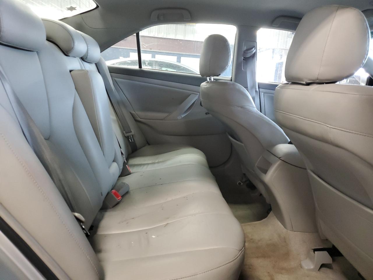 2011 Toyota Camry - Image 11