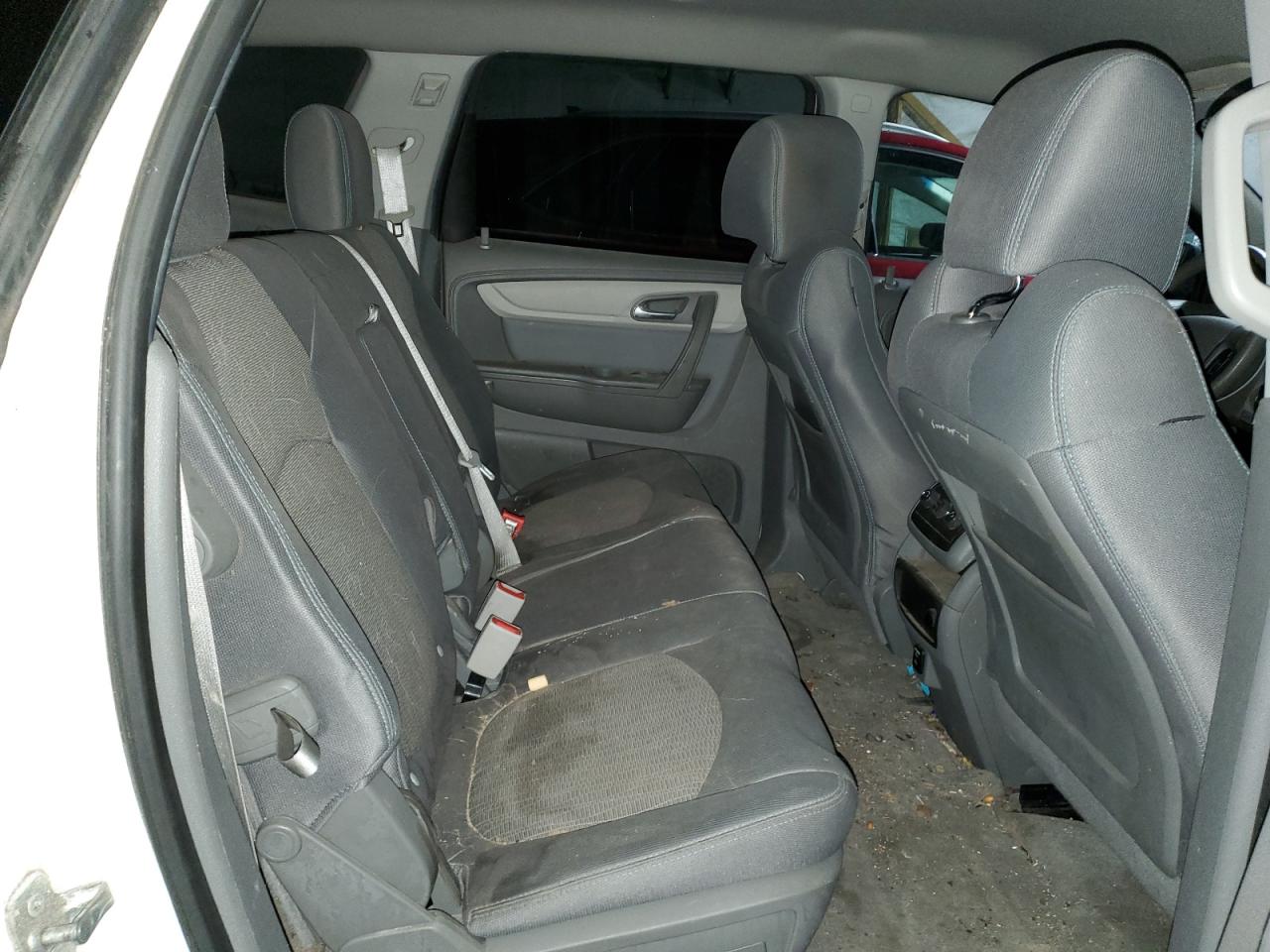 2015 Chevrolet Traverse - Image 11