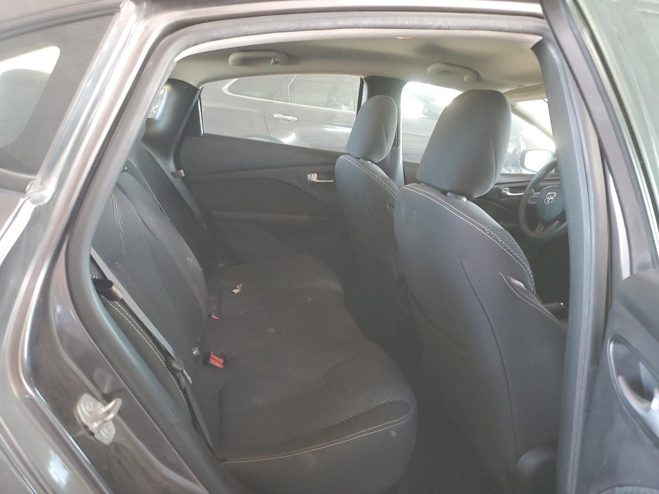 2015 Dodge Dart - Image 10