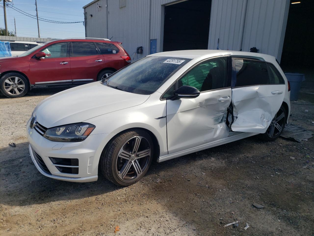 2016 Volkswagen Golf - Image 1