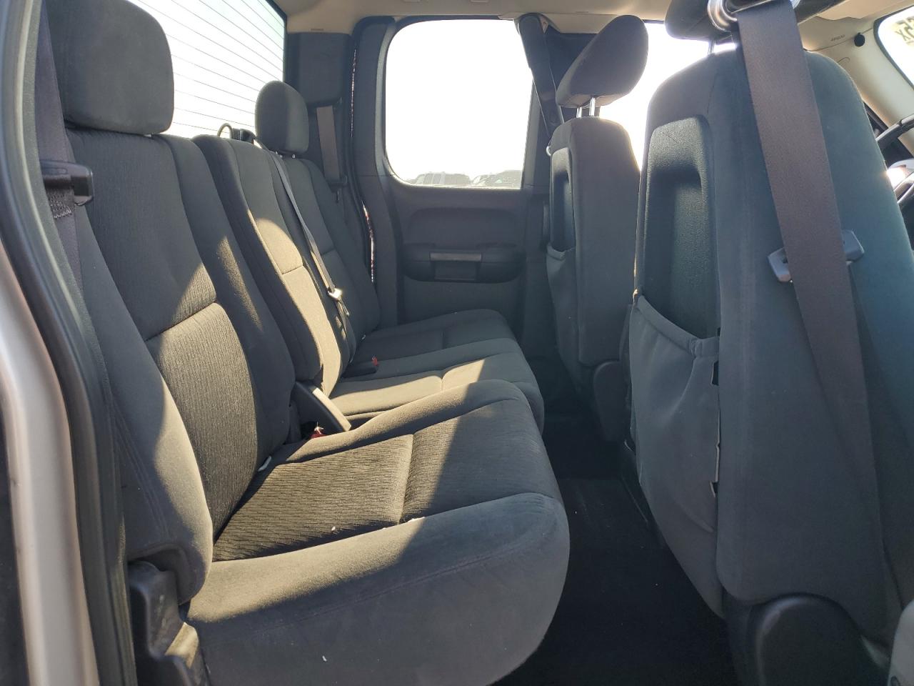 2009 Chevrolet Silverado - Image 11