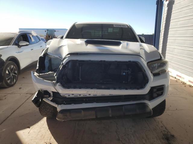 Пикапы TOYOTA TACOMA 2017 Белый