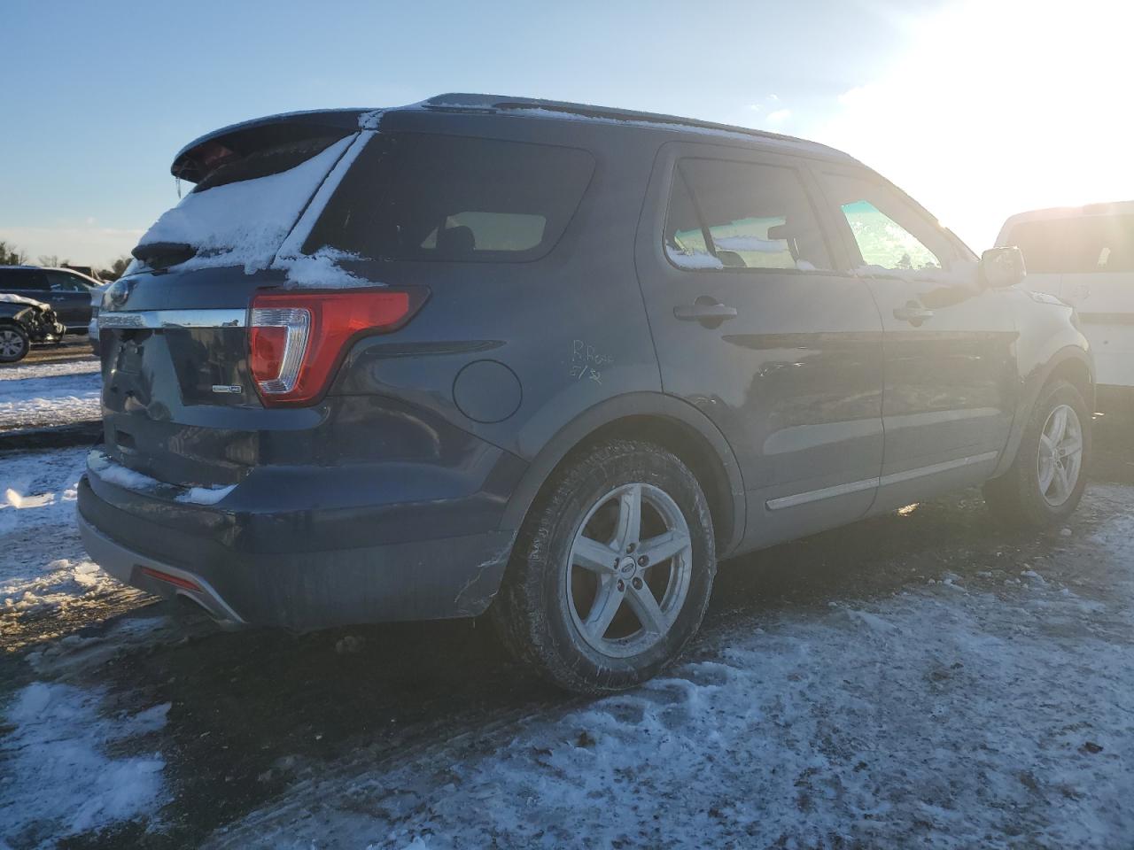 2016 Ford Explorer - Image 3