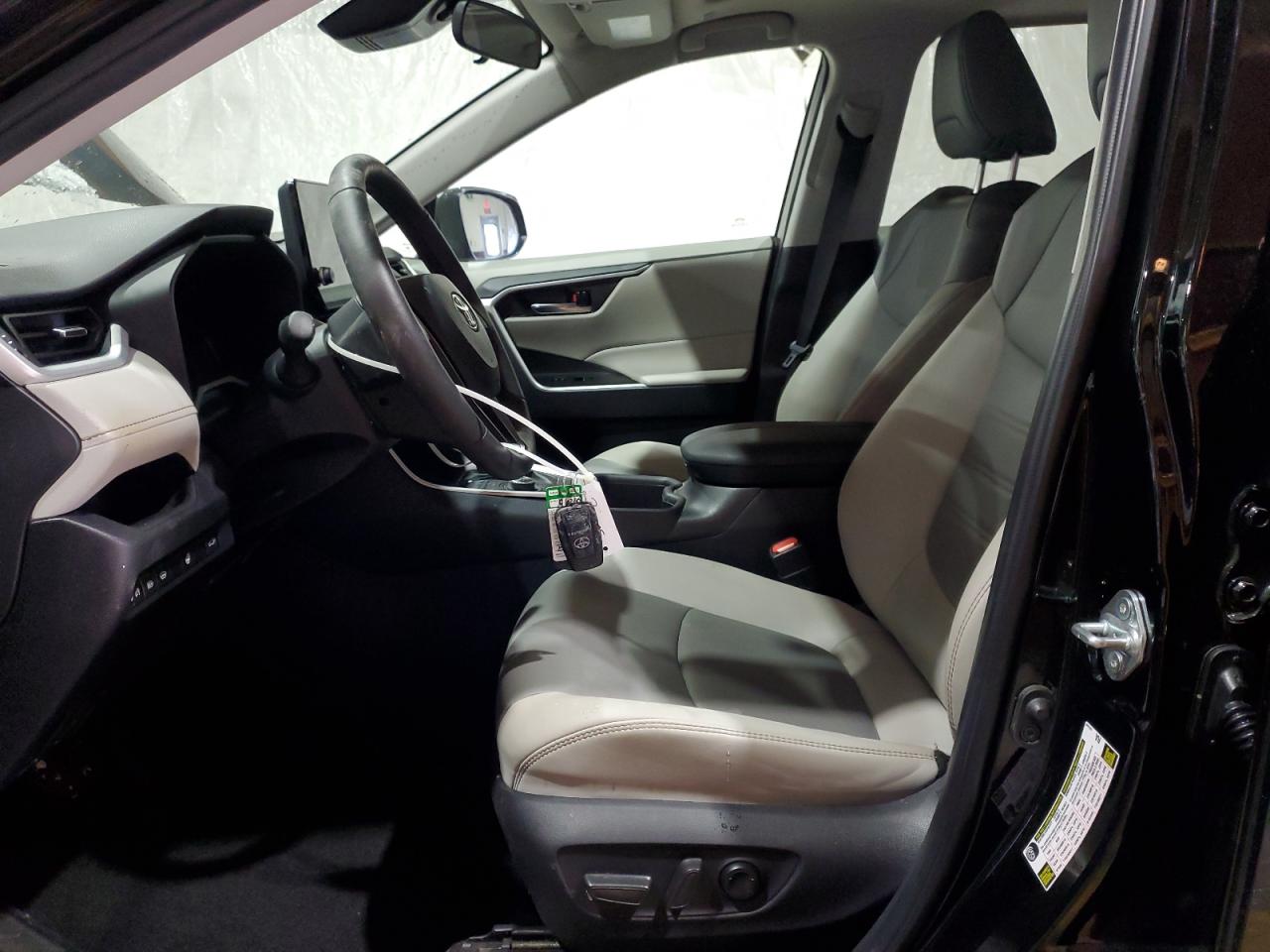 2024 Toyota RAV 4 - Image 7