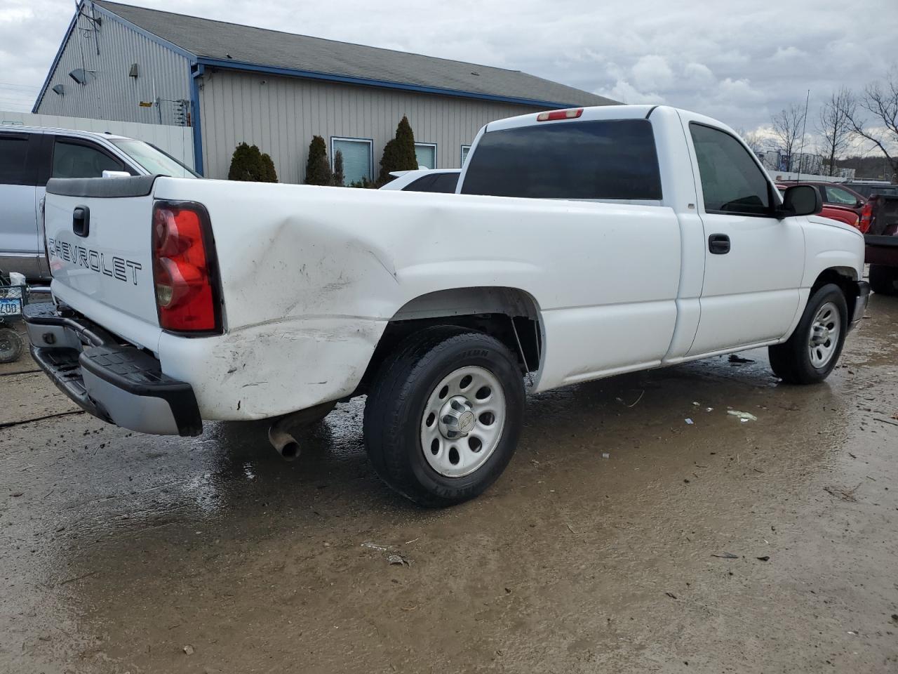 2005 Chevrolet Silverado - Image 3