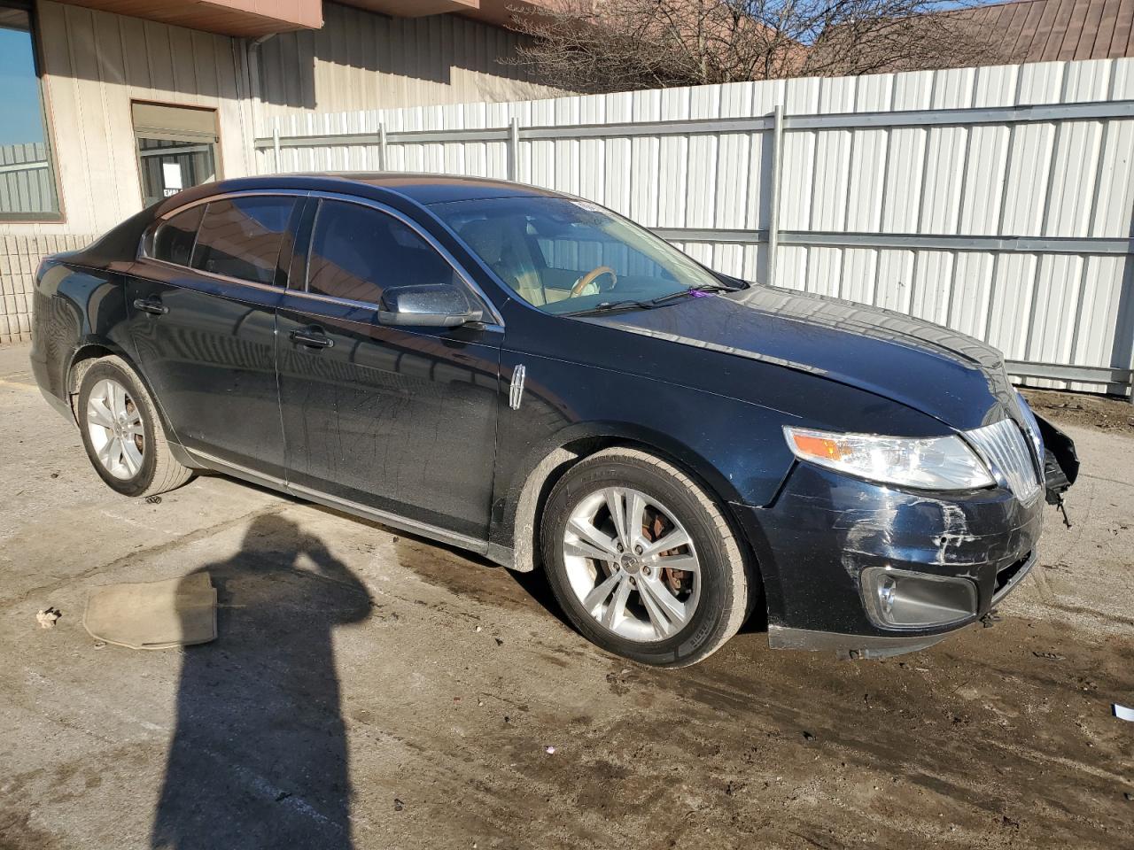 2009 Lincoln MKS - Image 4