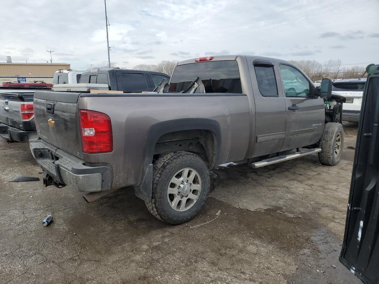 2012 Chevrolet Silverado - Image 3