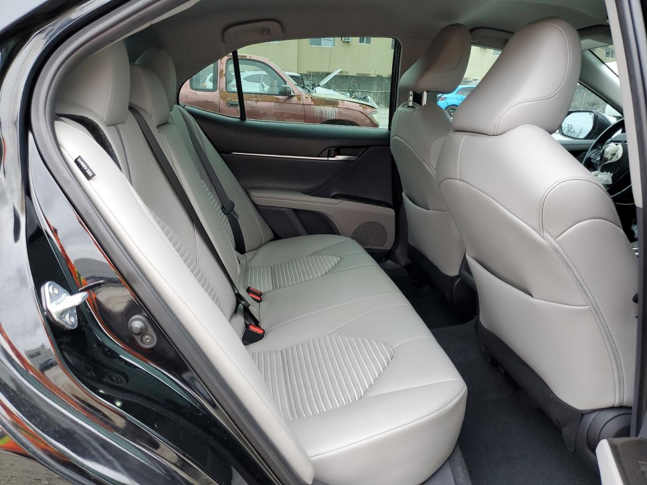 2022 Toyota Camry - Image 10