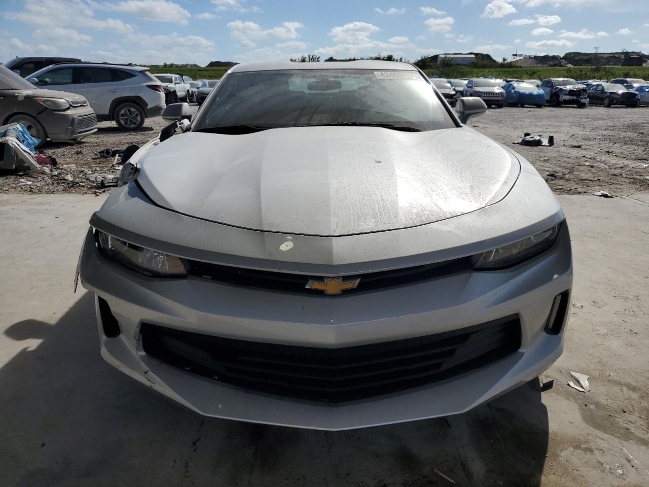 2018 Chevrolet Camaro - Image 5