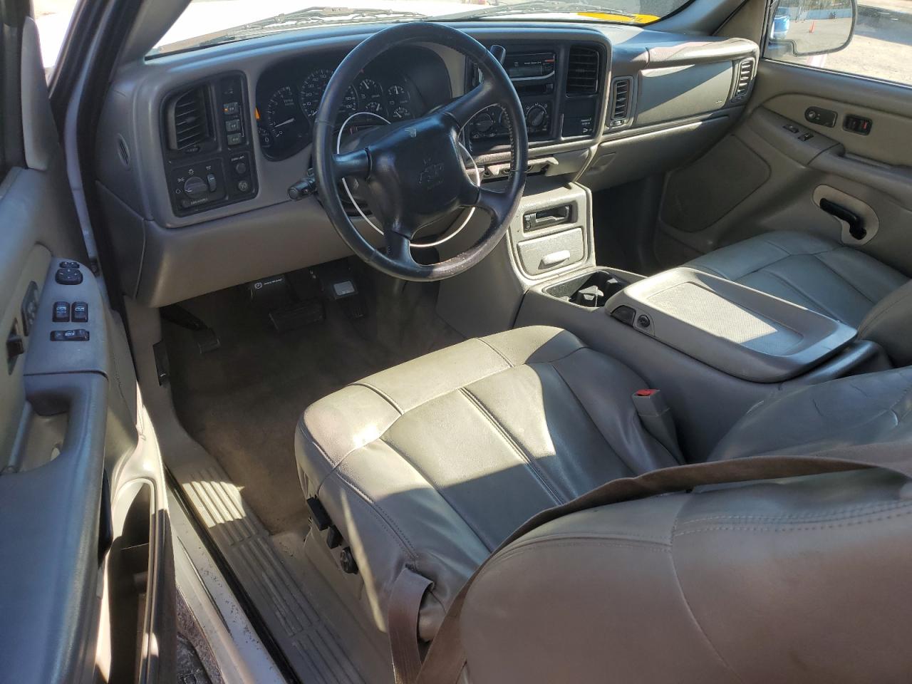 2002 Chevrolet Silverado - Image 8