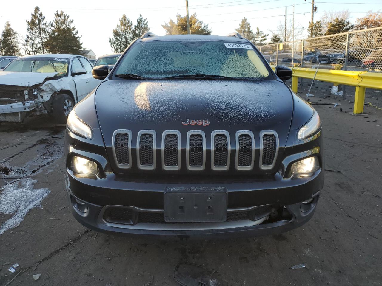 2017 Jeep Grand Cherokee - Image 5