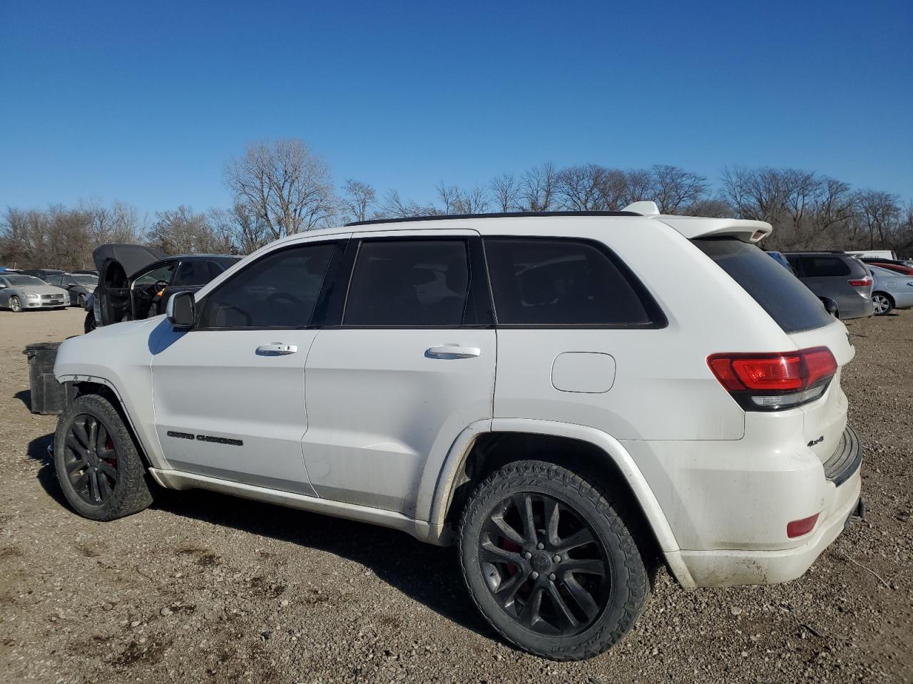 2017 Jeep Grand Cherokee - Image 2