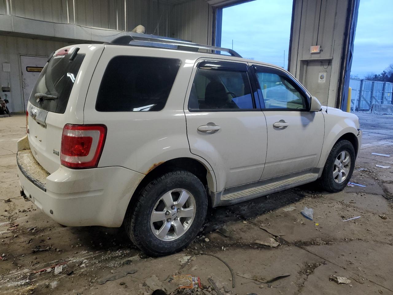 2010 Ford Escape - Image 3