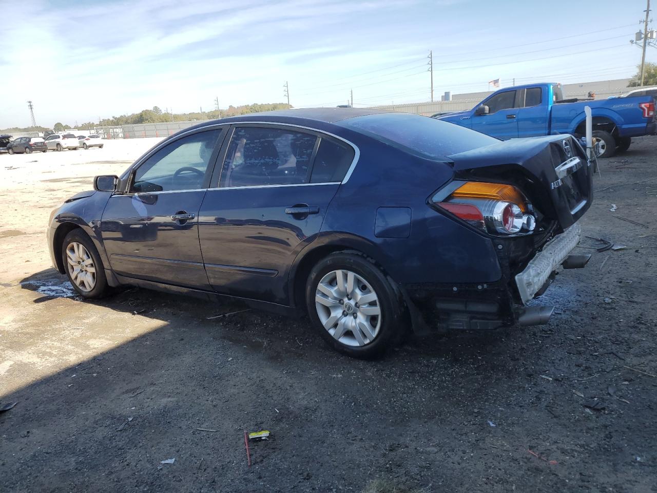 2011 Nissan Altima - Image 2