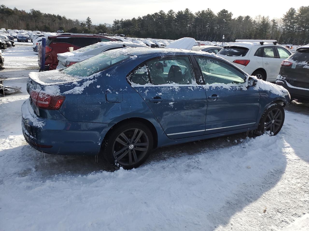 2018 Volkswagen Jetta - Image 3