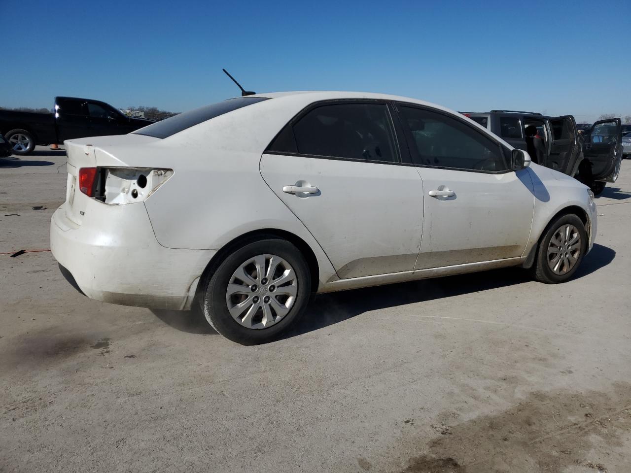 2013 Kia Forte - Image 3