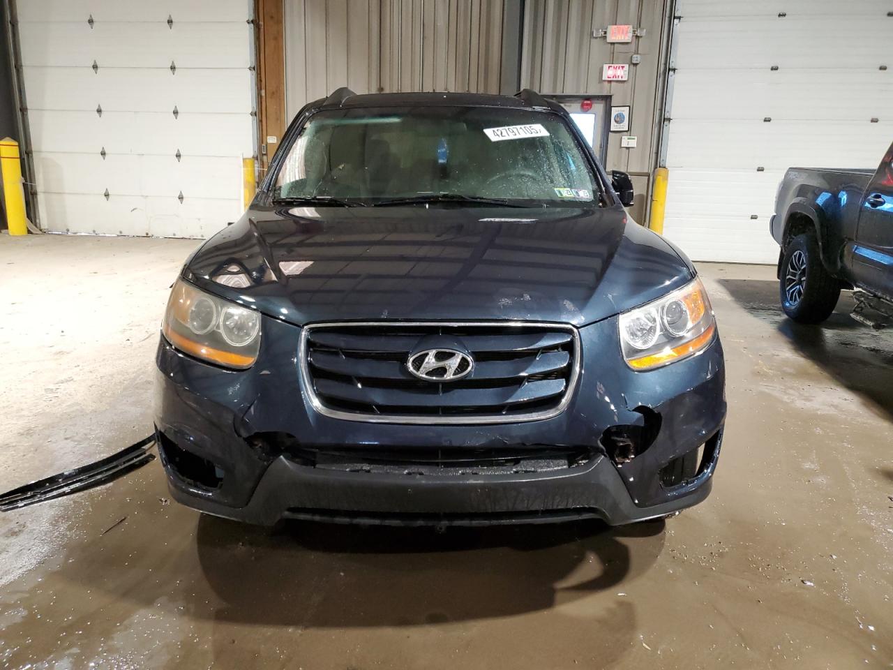 2011 Hyundai Santa Fe - Image 5