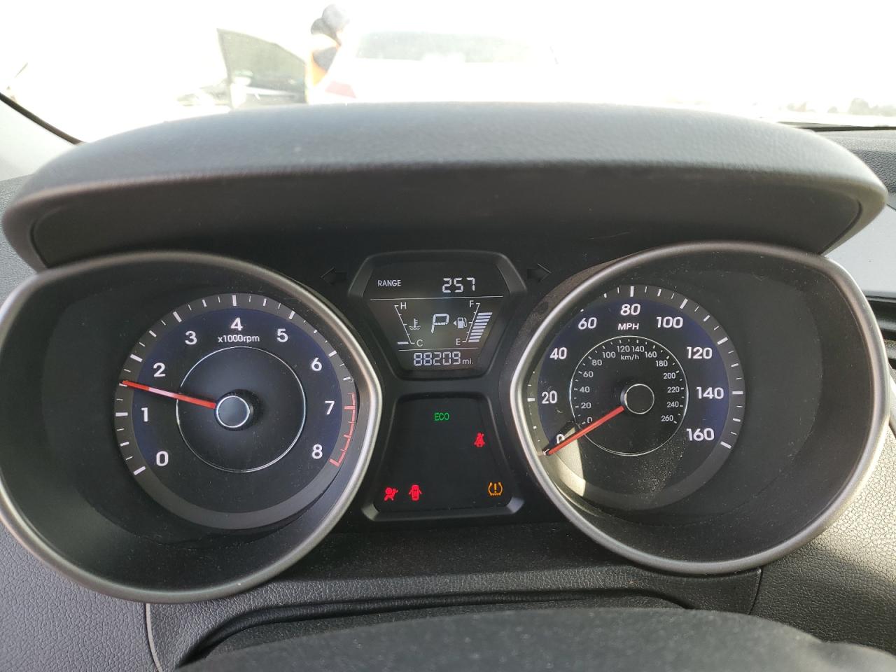 2016 Hyundai Elantra - Image 9