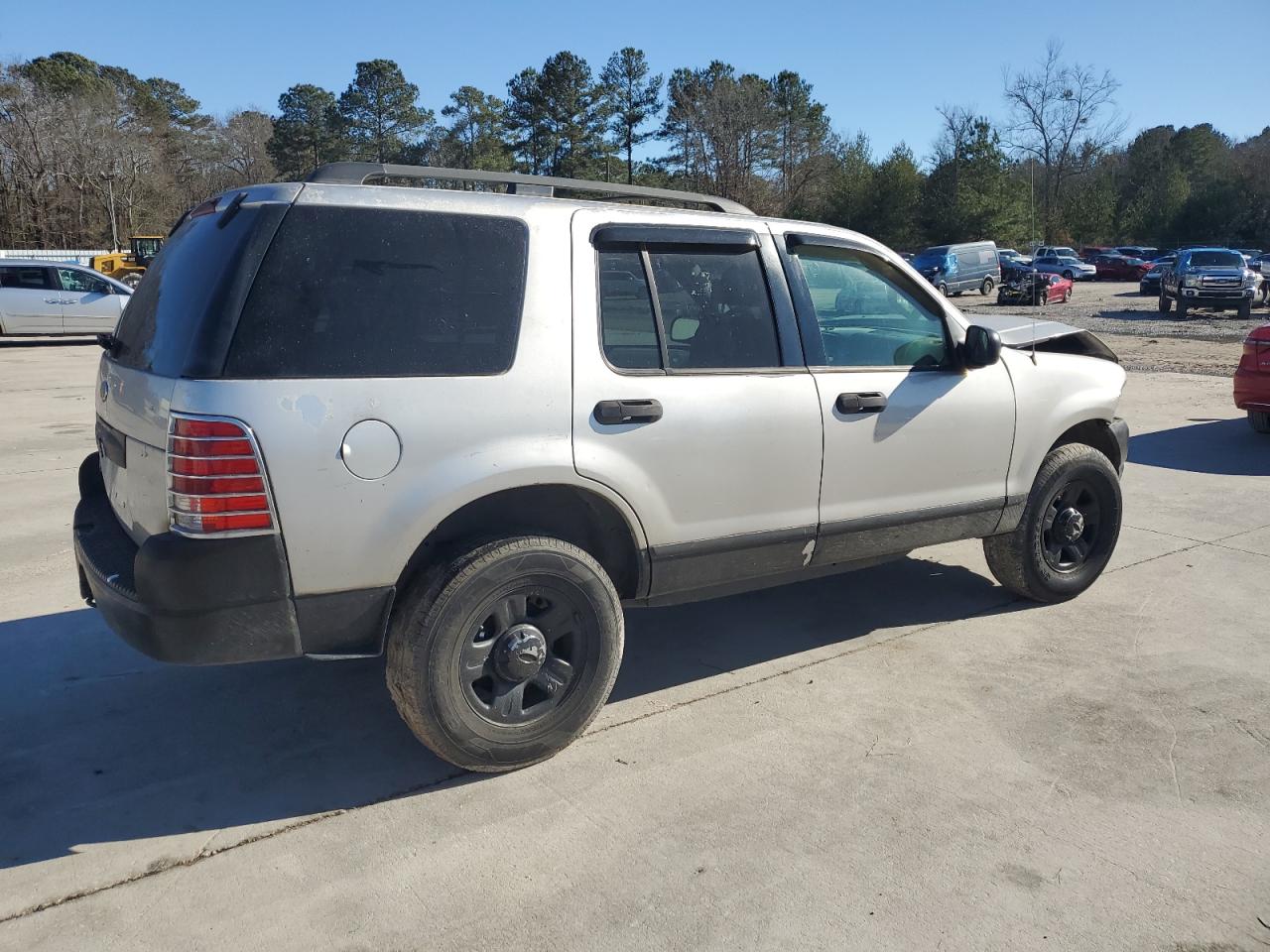 2004 Ford Explorer - Image 3