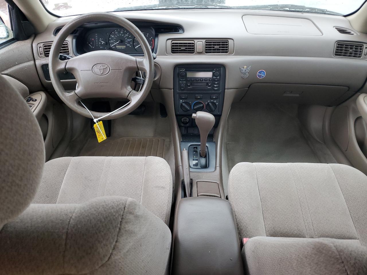 2000 Toyota Camry - Image 8