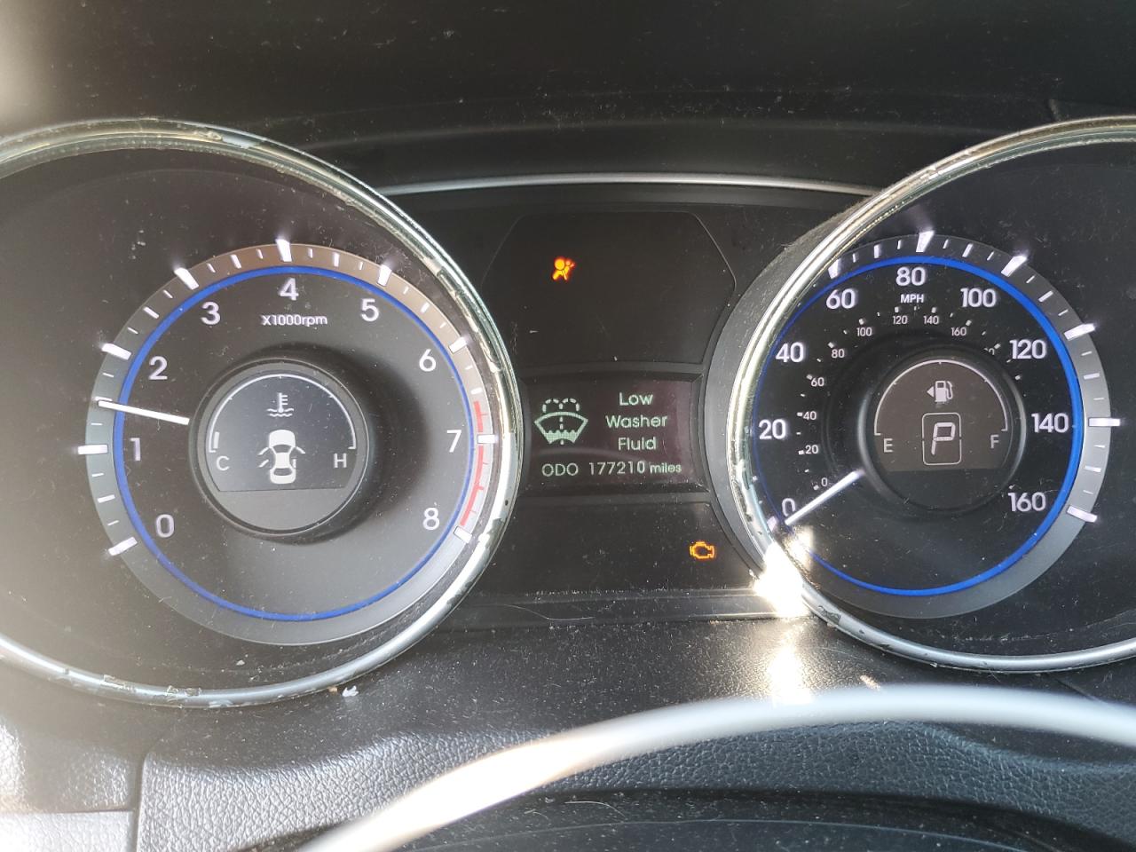 2011 Hyundai Sonata - Image 9