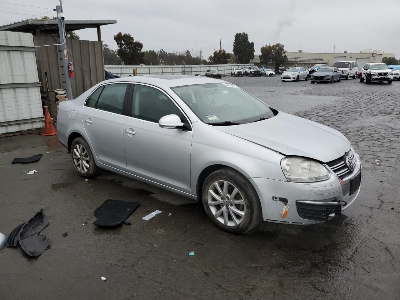 2010 Volkswagen Jetta - Image 4