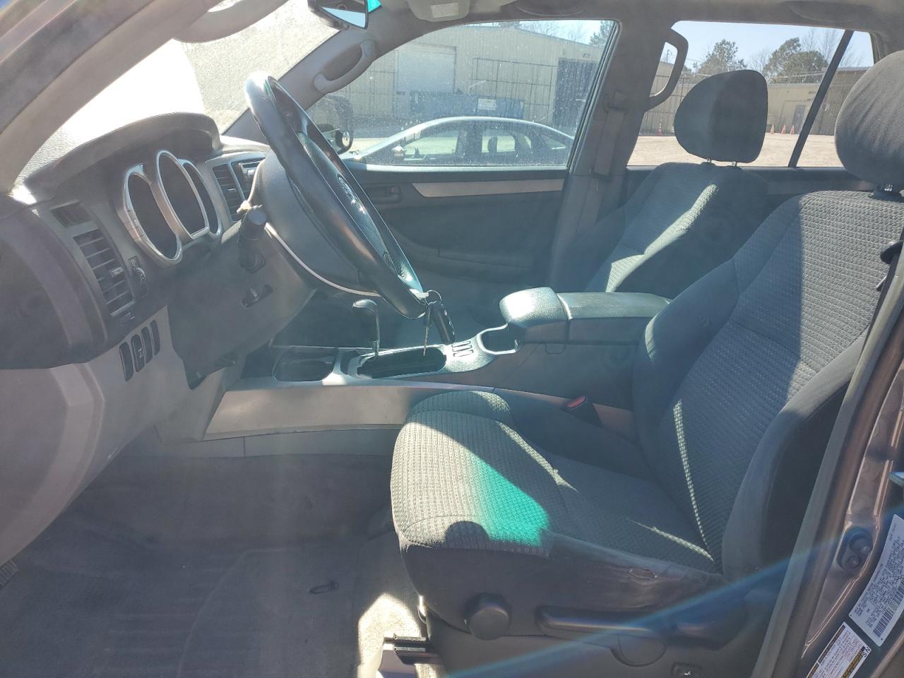 2004 Toyota 4Runner - Image 7