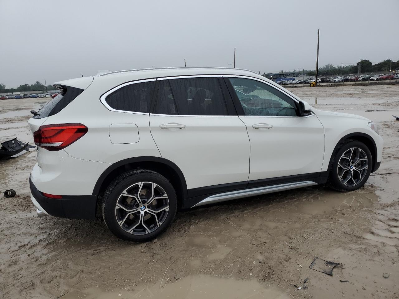 2022 BMW X1 - Image 3